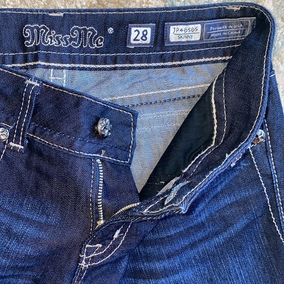 💎 Miss Me Skinny Jeans 💎 - Picture 4 of 8